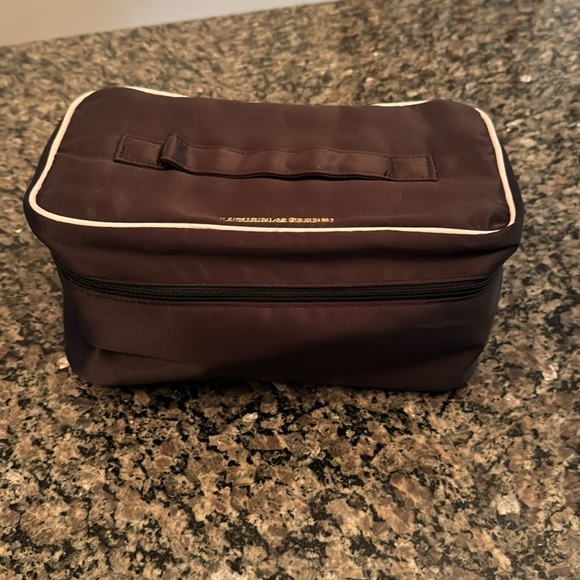 Victoria’s Secret lingerie travel bag - Picture 2 of 13